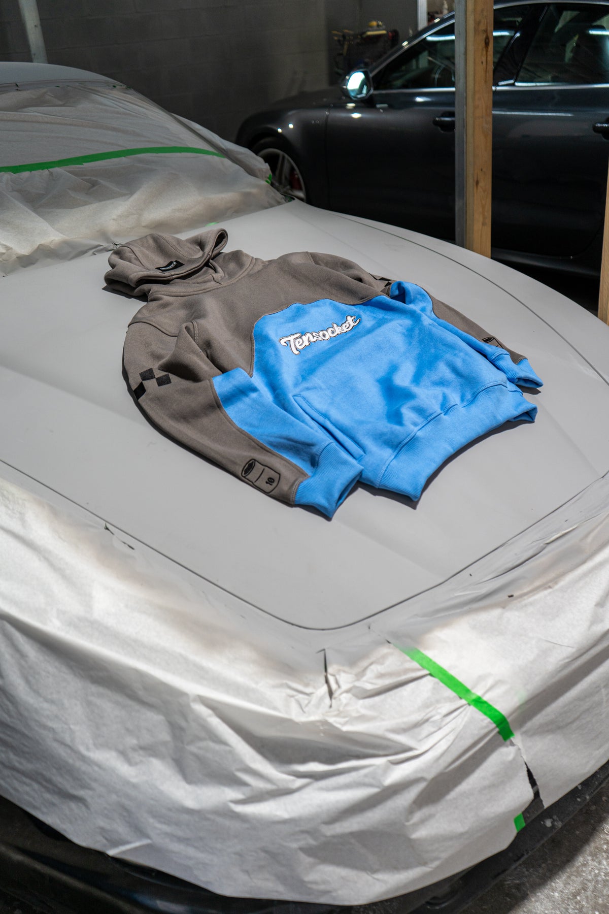 Concrete Sky / Hoodie / Tensocket