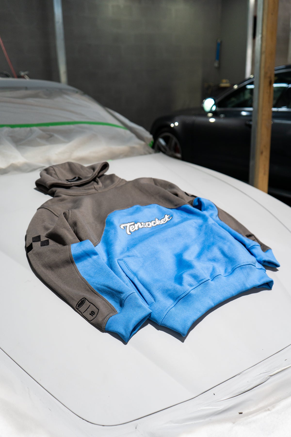 Concrete Sky / Hoodie / Tensocket