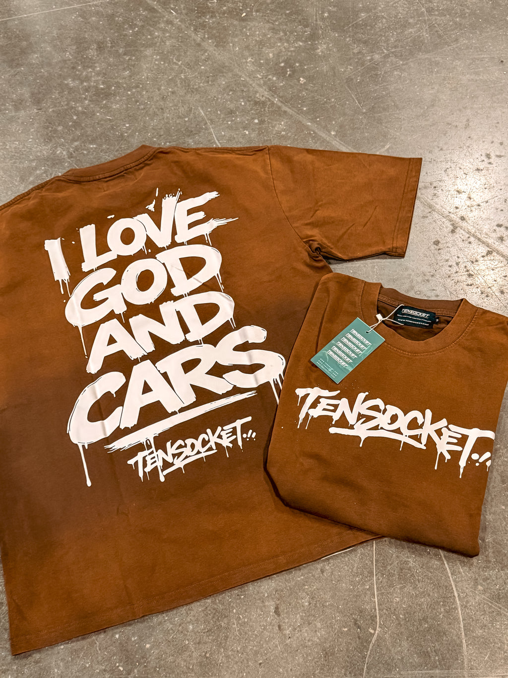 I love God (Mud)  T-shirt / Premium